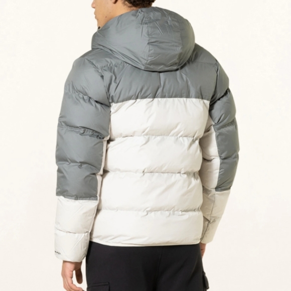 Nike Sportswear Storm-FIT Windrunner Jacket Gray PRIMALOFT DR9605-084 New $200 - Picture 2 of 5